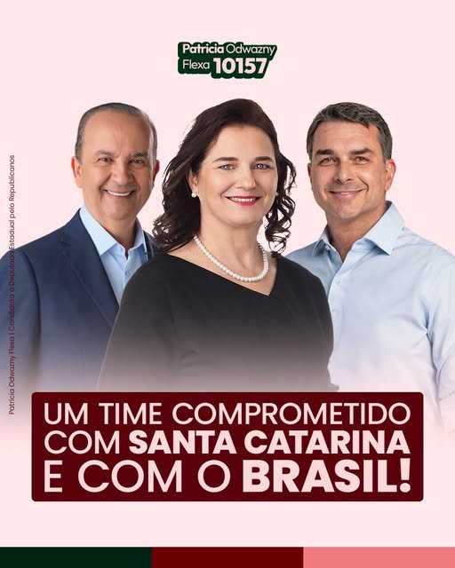 Patricia Odwazny ao lado de apoiadores, em campanha por Santa Catarina